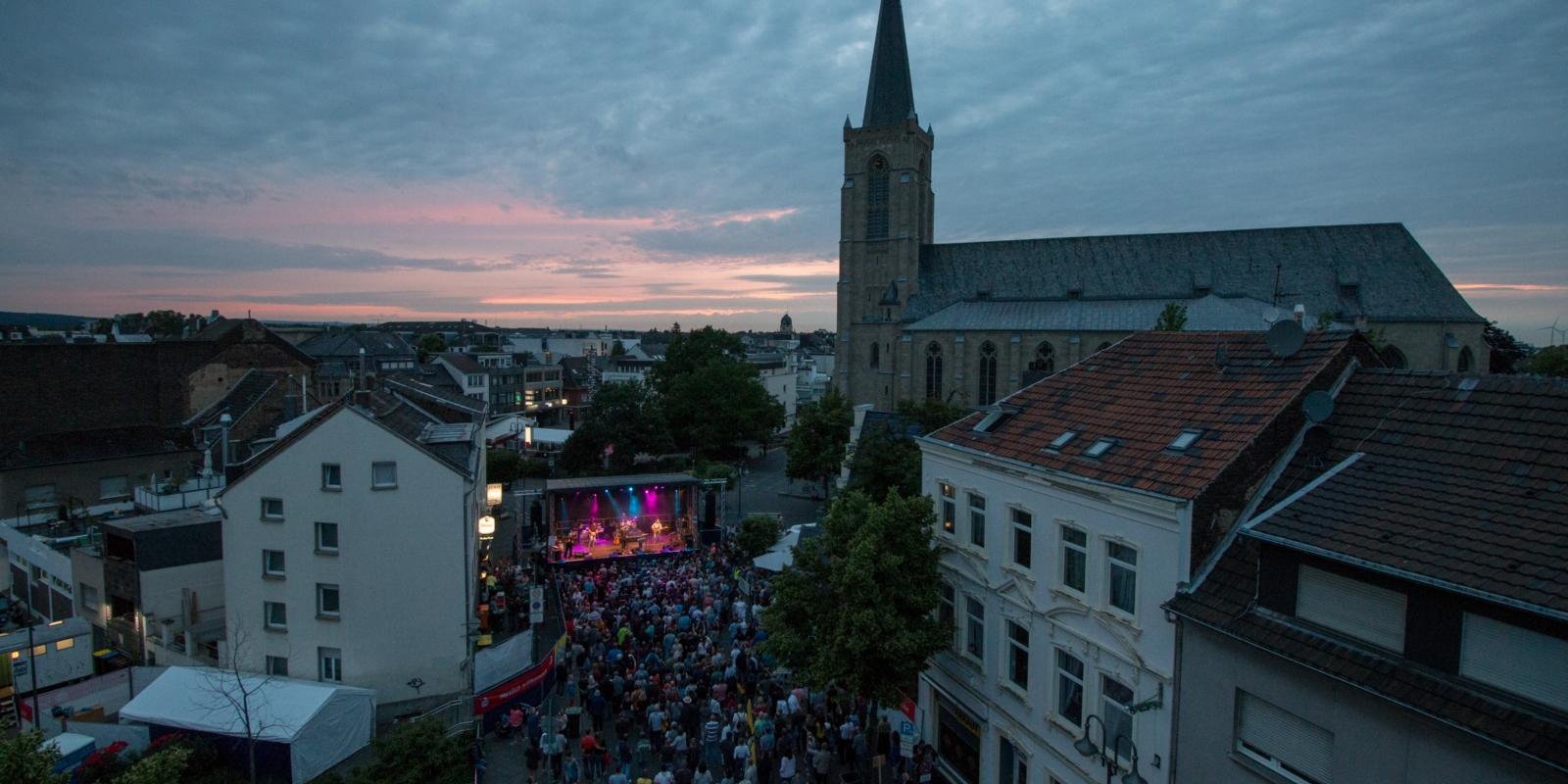 Bühne